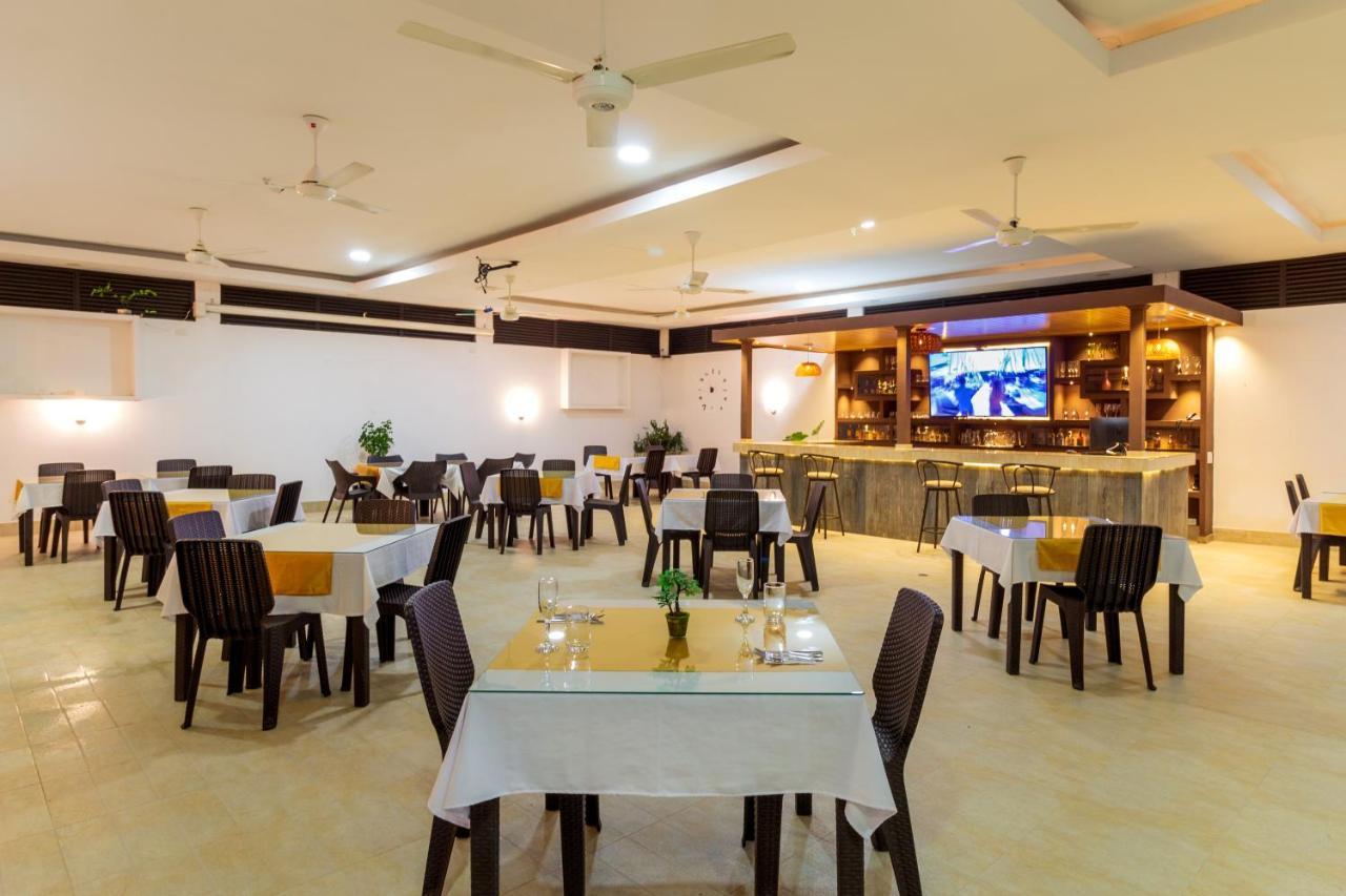 0asis De La Colina Boutique